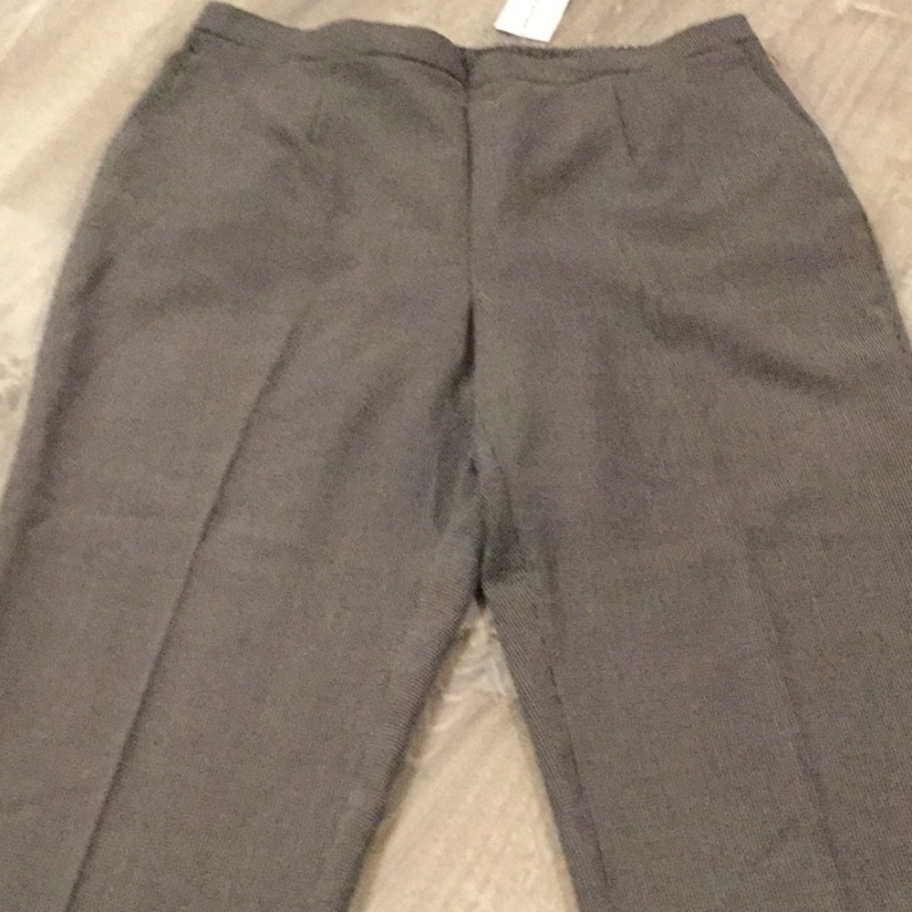 Alfred DUNNER~~NWT. Dress Pants~~Elastic Back 👍👍
